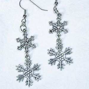 CYNTHIA LYNN "SNOW FLURRIES" TIBET SILVER SNOWFLAKE EARRINGS 2.75"